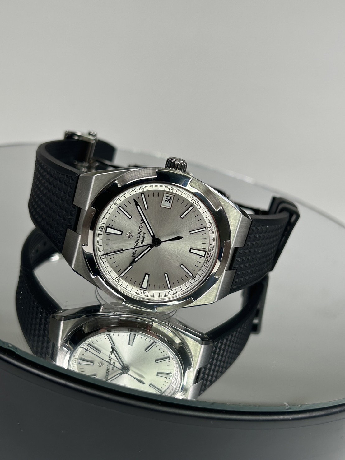 Vacheron・Constantin (ヴァシュロン・コンスタンタン) ・オーバーシーズ【2021年10月印】【中古品】【4500V/110A-B126】