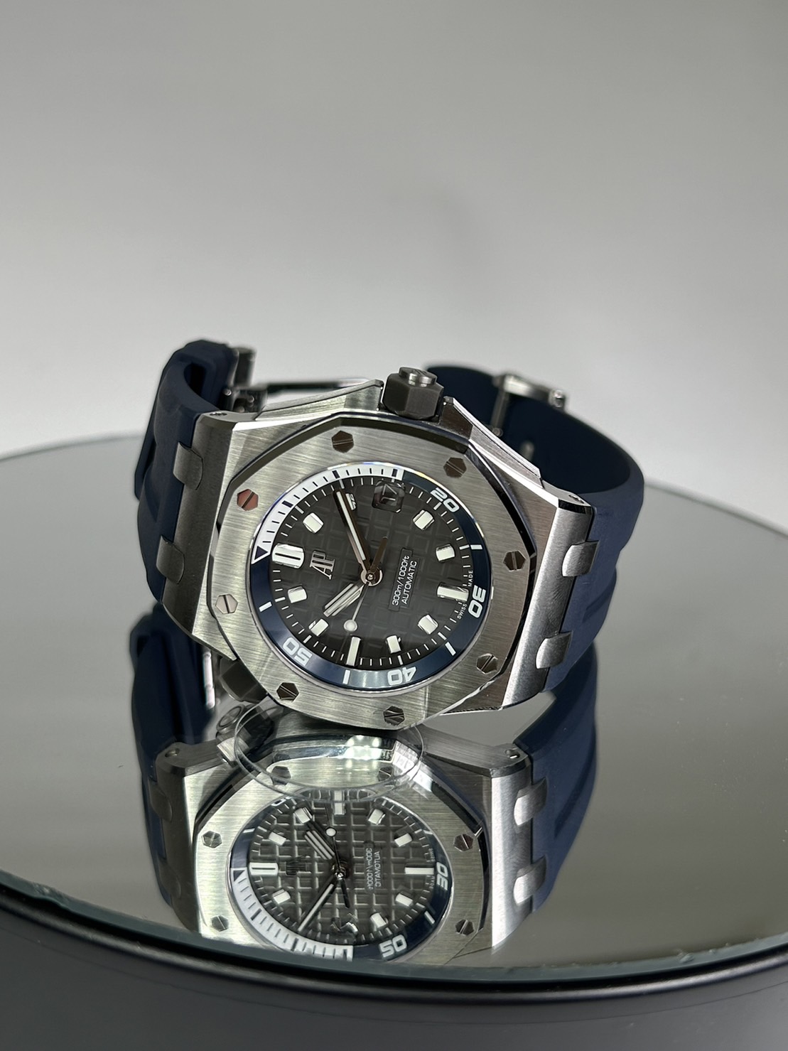 AUDEMARS PIGUET(オーデマピゲ)・ロイヤルオークオフショアダイバー【2022年12月印】【中古美品】【15720ST.OO.A009CA.01】