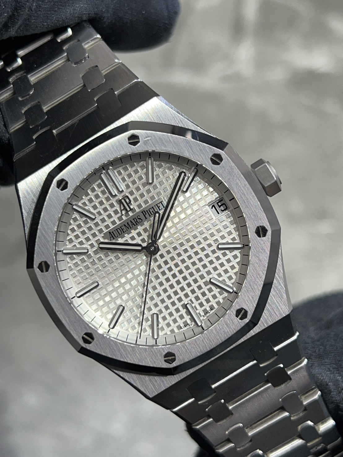 【ご予約品】AUDEMARS PIGUET(オーデマピゲ)ロイヤルオーク【中古品】【15500ST.OO.1220ST.04】