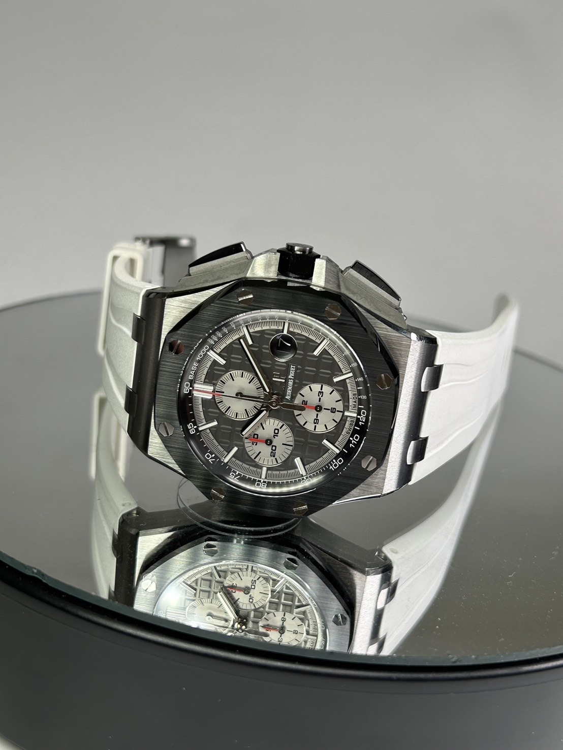 AUDEMARS PIGUET(オーデマピゲ)・ロイヤルオークオフショア【2018年4月印】【中古品】【26400IO.OO.A004CA.01】