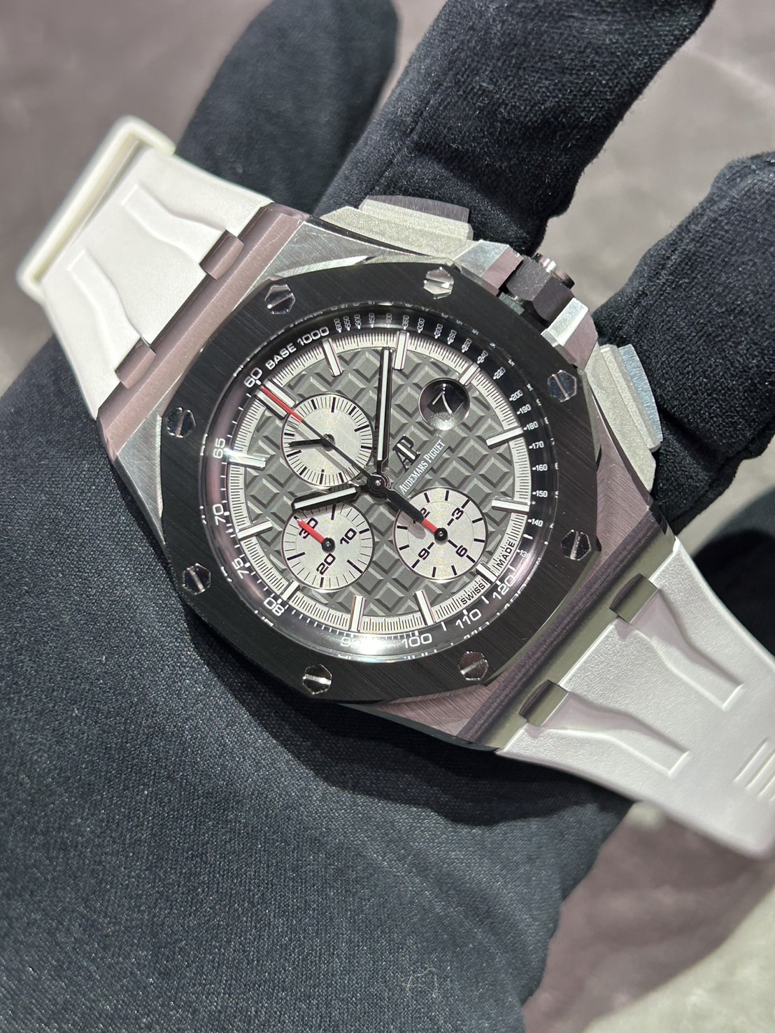 AUDEMARS PIGUET(オーデマピゲ)・ロイヤルオークオフショア【2018年4月印】【中古品】【26400IO.OO.A004CA.01】