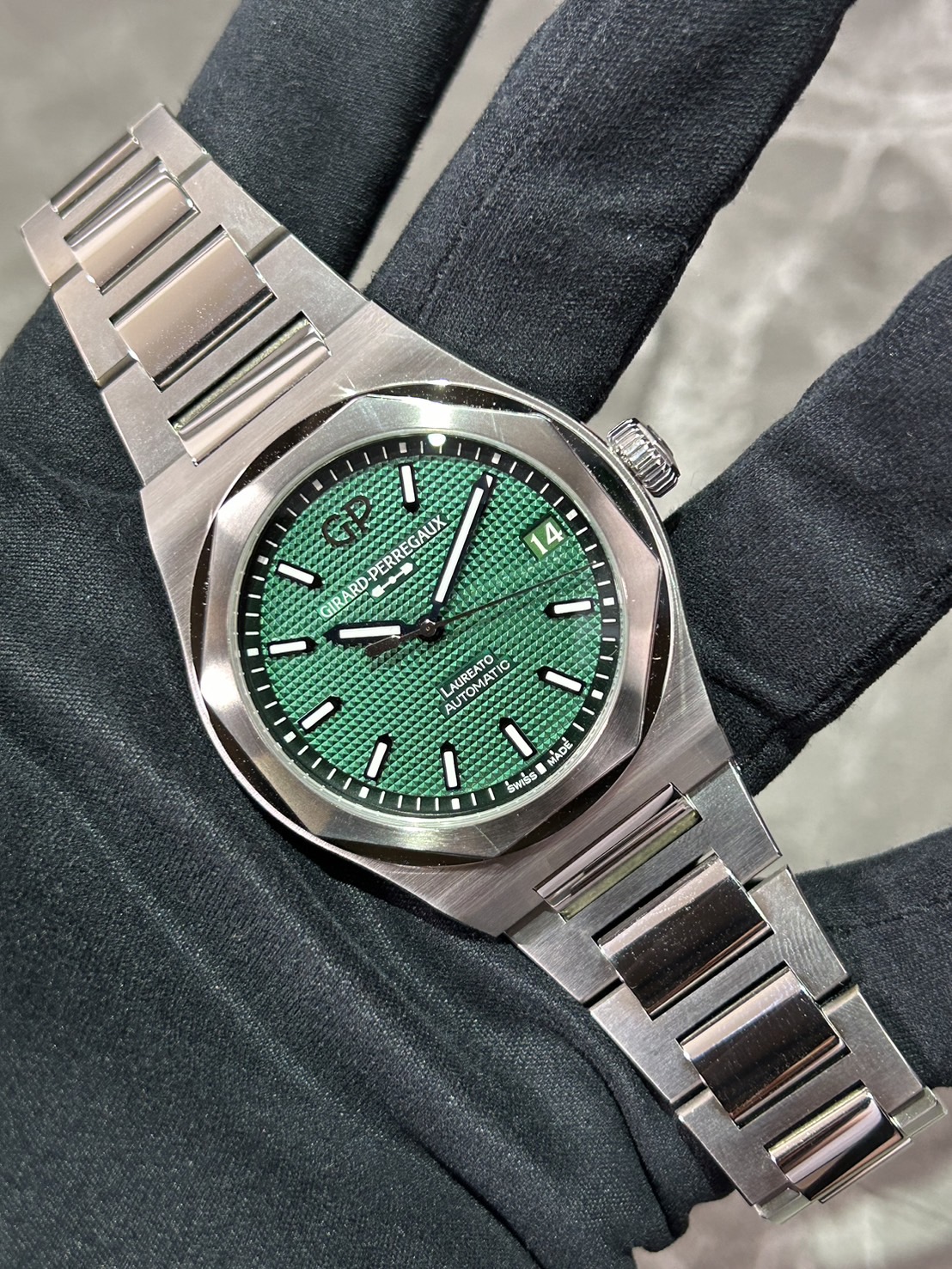 Girard-Perregaux(ジラールペルゴ)ロレアート【2022年12月印】【極美品】【81010-11-3153-1CM】