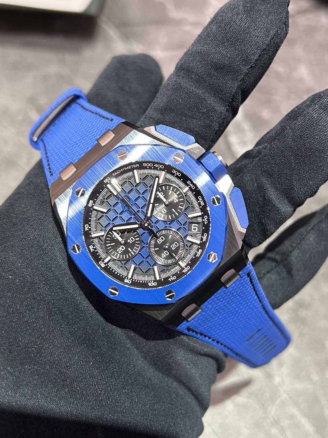 AUDEMARS PIGUET(オーデマピゲ)・ロイヤルオークオフショア【2024年1月印】【極美品中古】【26420CE.OO.A043VE.01】