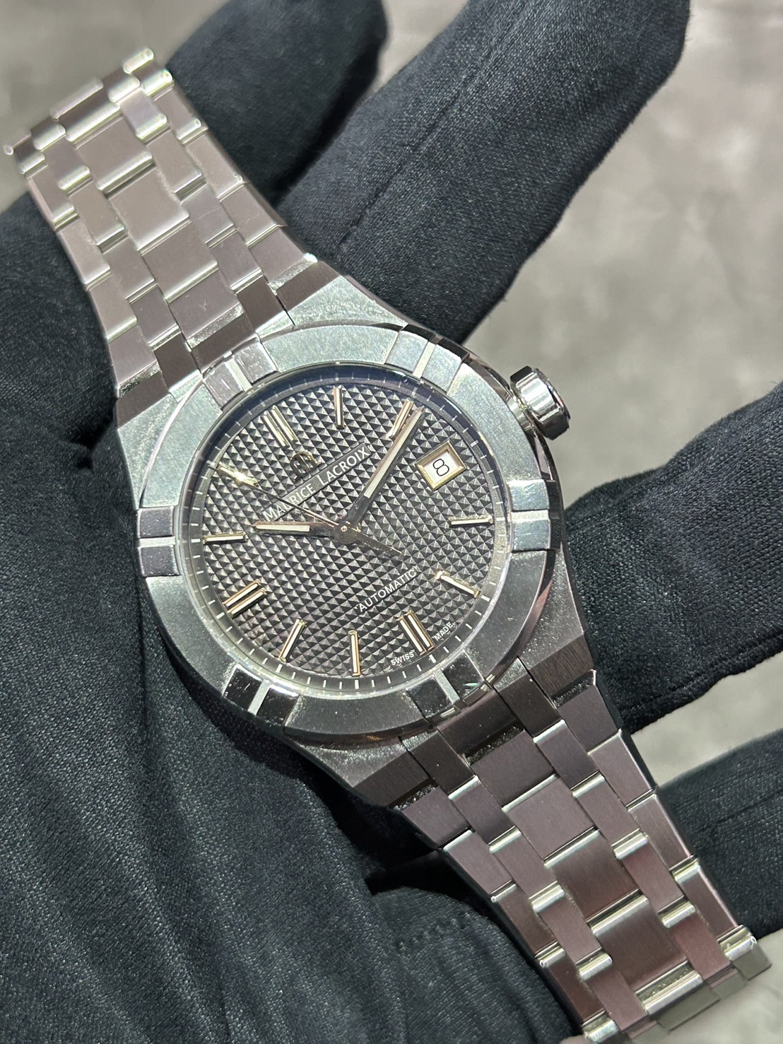 MAURICE LACROIX(モーリス ラクロア)アイコン39㎜【2021年7月印】【中古品】【AI6007-SS002-331-1】