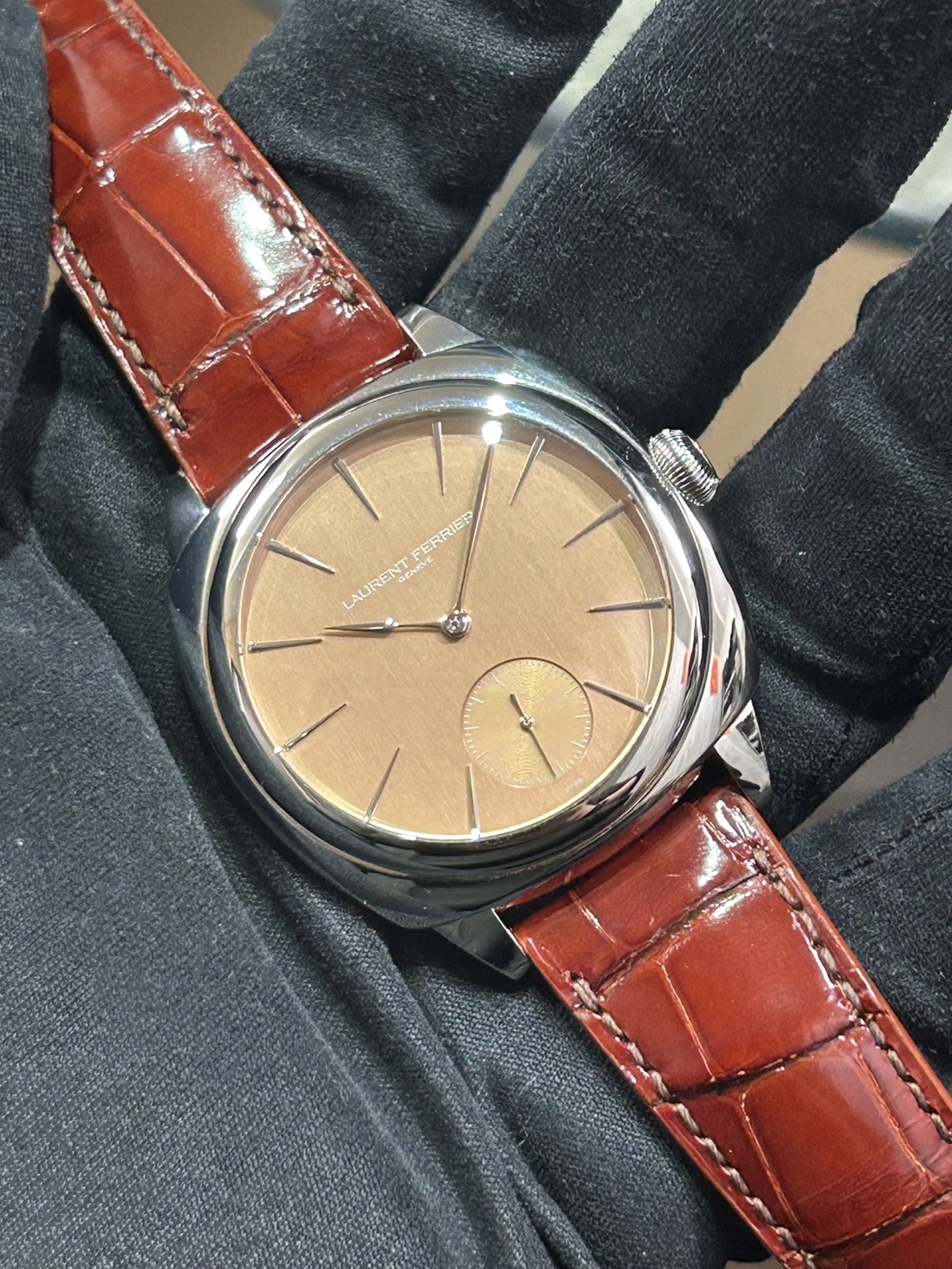 LAURENT FERRIER(ローランフェリエ)スクエア マイクロローター【2022年11月印】【極美品中古】【LCF013.AC.RG1.1】