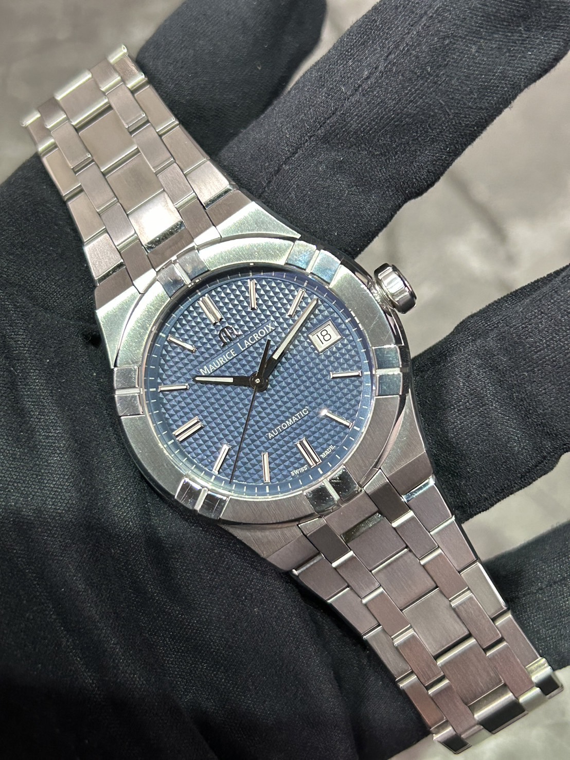 MAURICE LACROIX(モーリス ラクロア)・アイコン39㎜【2019年9月印】【中古品】】【AI6007-SS002-430-1】
