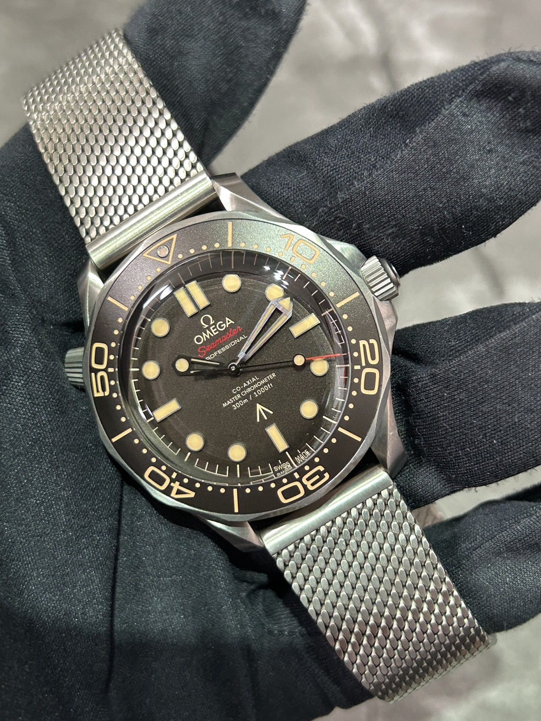 OMEGA（オメガ）・シーマスターダイバー300M 007エディション【2022年6月印】【中古品】【210.90.42.20.01.001】