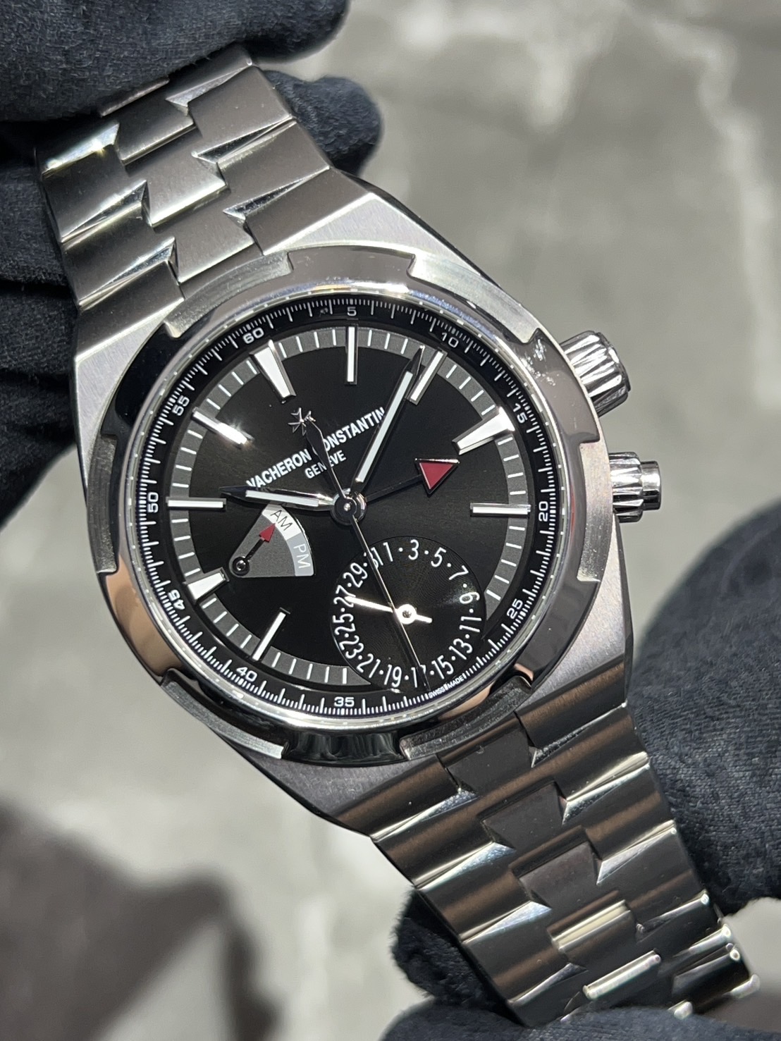 Vacheron Constantin (ヴァシュロン コンスタンタン) オーヴァーシーズ【2019年12月印】【中古品】【7900V/110A-B546】