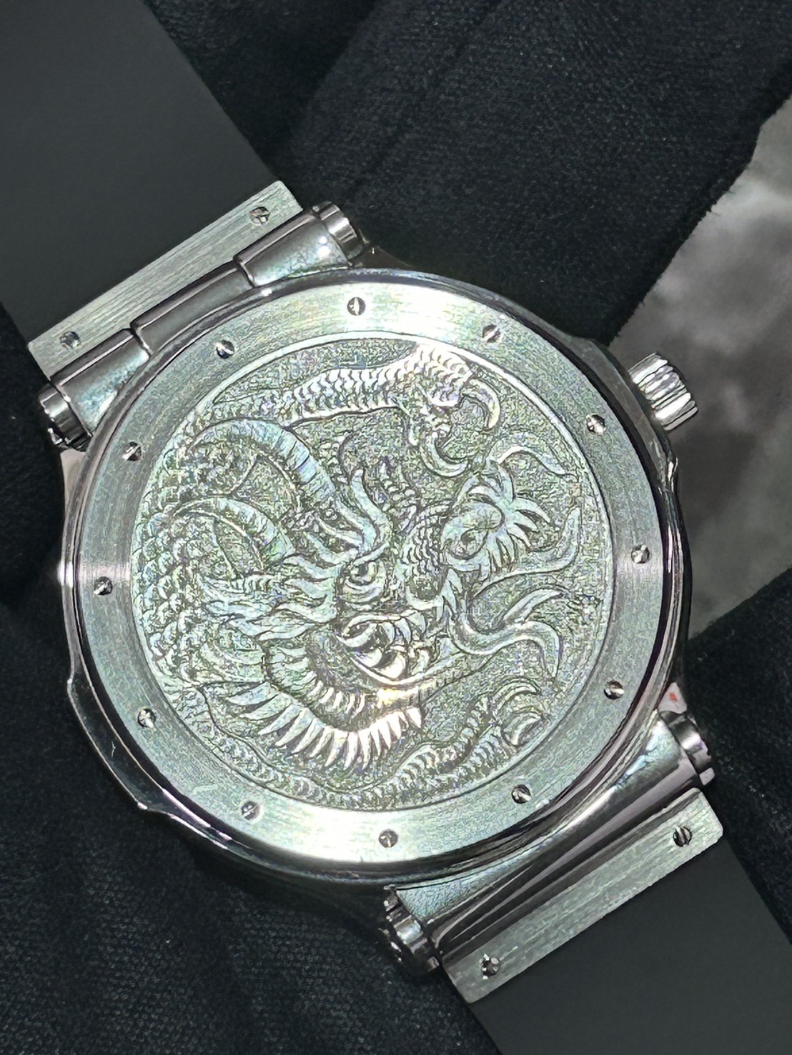 【限定100本】【保証書なし】HUBLOT(ウブロ) MDM ドラゴンリミテッドエディション 【中古品】【HU1589.100.1DRAGON】