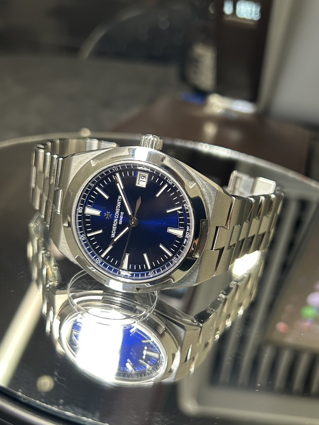 【訳あり特価】Vacheron Constantin (ヴァシュロン・コンスタンタン) ・オーバーシーズ【2023年6月印】【中古品】【4500V/110A-B128】