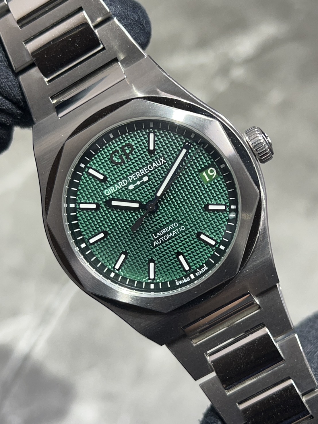 Girard-Perregaux(ジラールペルゴ) ロレアート【2022年12月印】【極美品中古】【81010-11-3153-1CM】