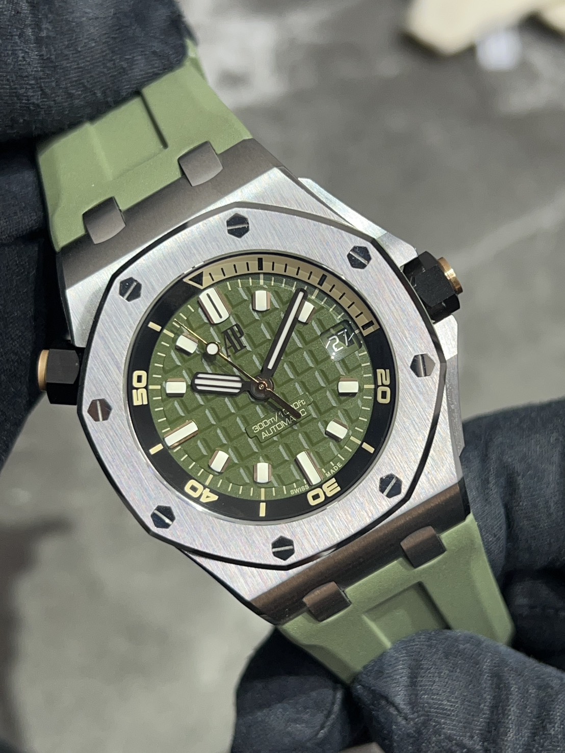 AUDEMARS PIGUET(オーデマピゲ) ロイヤルオーク オフショア【2024年3月印】【中古美品】【15720ST.OO.A052CA.01】