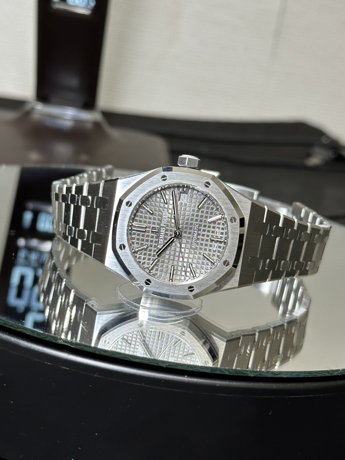 【30日迄T様商談中】 AUDEMARS PIGUET(オーデマピゲ)・ロイヤルオーク【2020年7月印】【中古美品】【 15450ST.OO.1256ST.02】