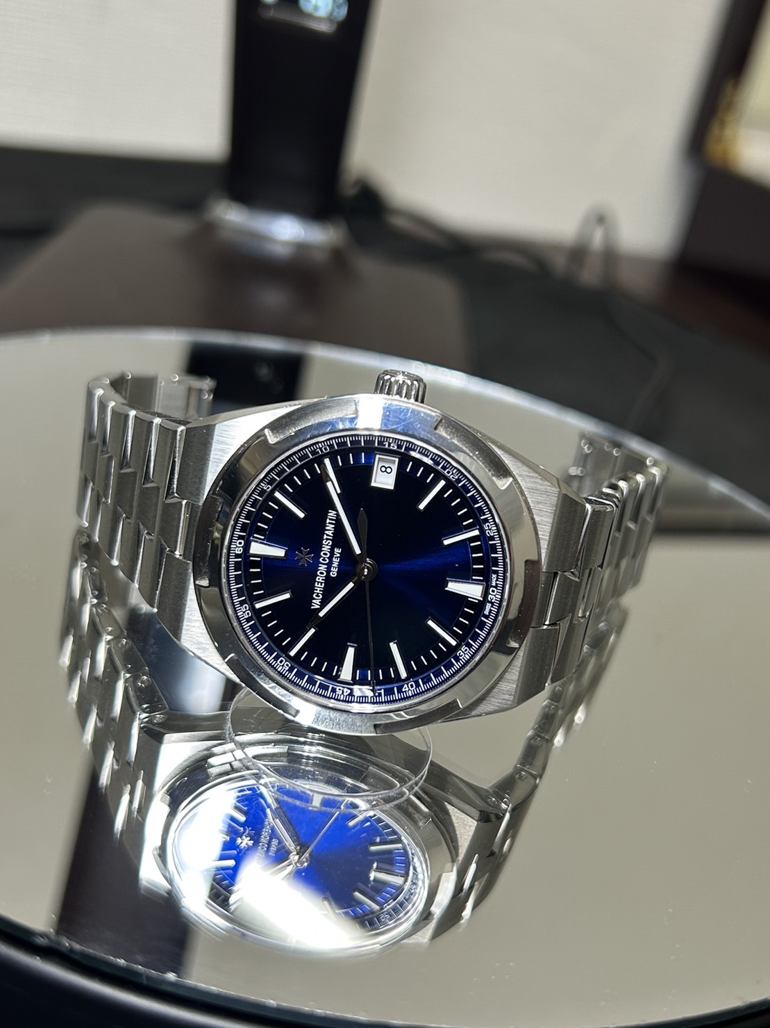 Vacheron Constantin (ヴァシュロン・コンスタンタン) ・オーバーシーズ【2021年10月印】【中古品】【4500V/110A-B128】