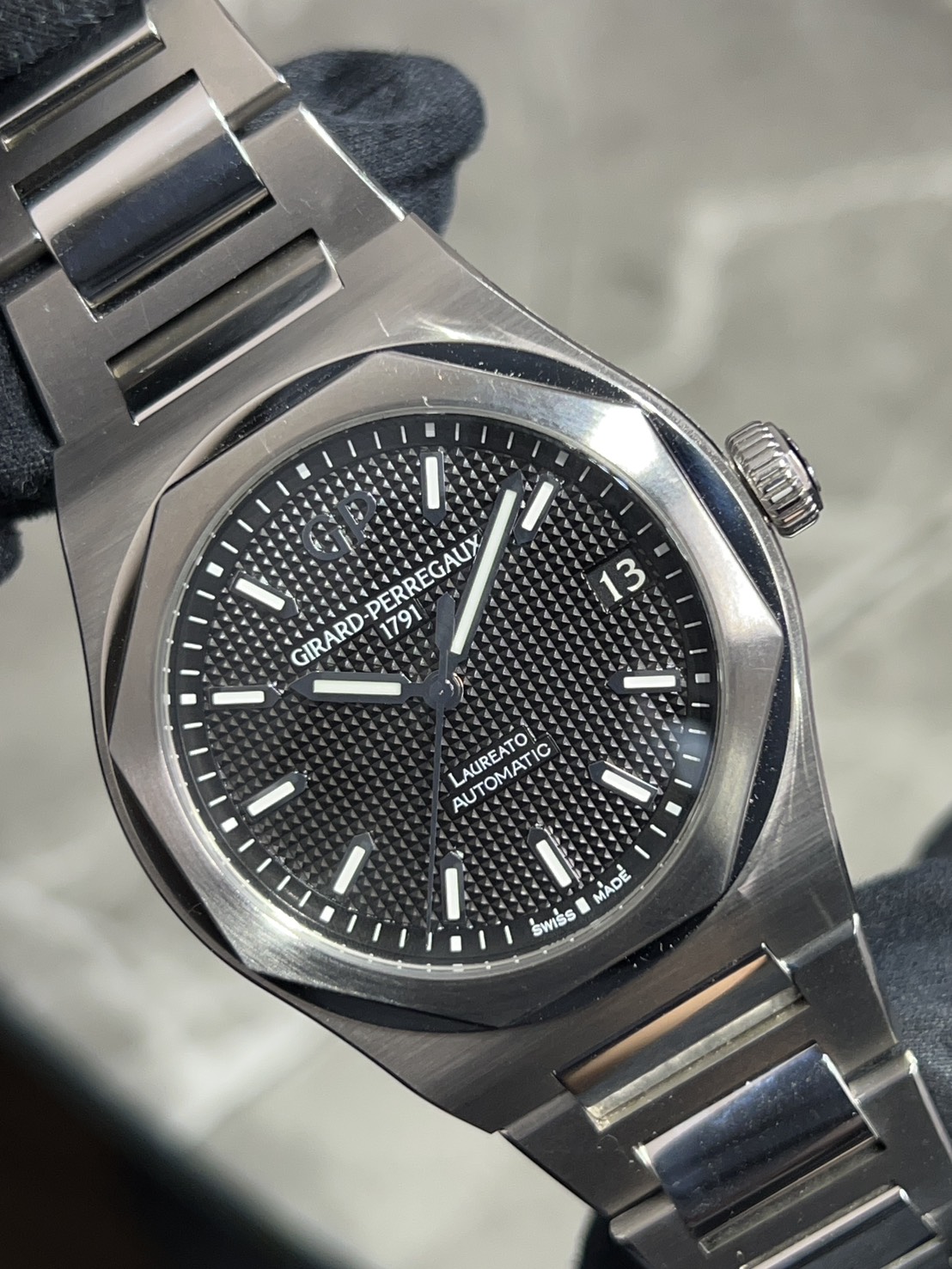 Girard-Perregaux(ジラールペルゴ) ロレアート【2024年3月印】【中古品】【81010-11-634-11A】