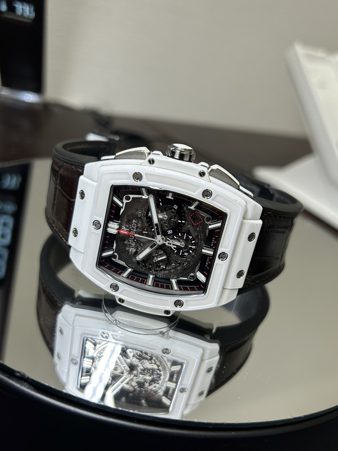 HUBLOT（ウブロ)・スピリット オブ ビッグ・バン【保証書日付ブランク】【中古品】【601.HX.0173.LR】【ホワイトセラミック】