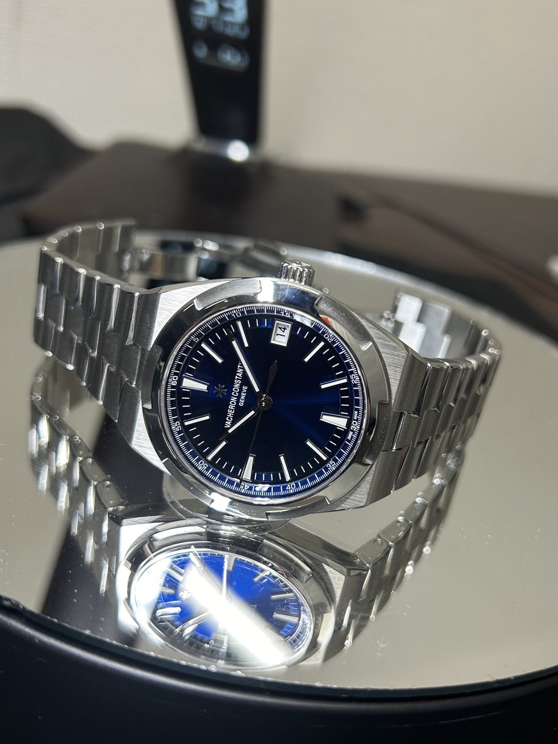 【12月28日いっぱい取り置き】Vacheron・Constantin (ヴァシュロン・コンスタンタン) ・オーバーシーズ【2021年4月印】【中古美品】【4500V/110A-B128】
